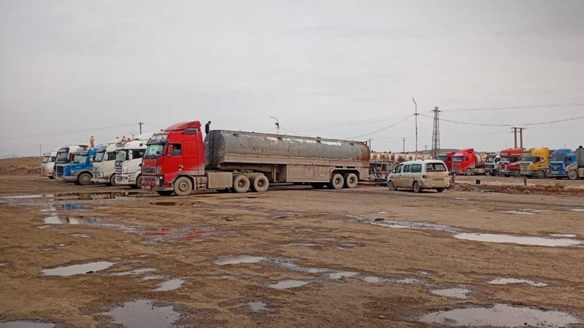 سانا: بدء استخراج النفط من الحقول المسترجعة من "قسد" ونقله إلى مصافي حمص وبانياس