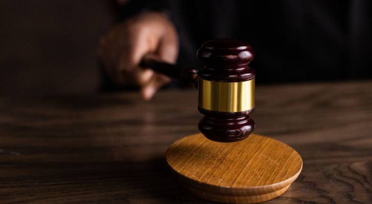 مدعي عام الجنايات يسند تهمة القتل العمد لقاتل شقيقته "المحامية" في عمان ويوقفه 15 يوما