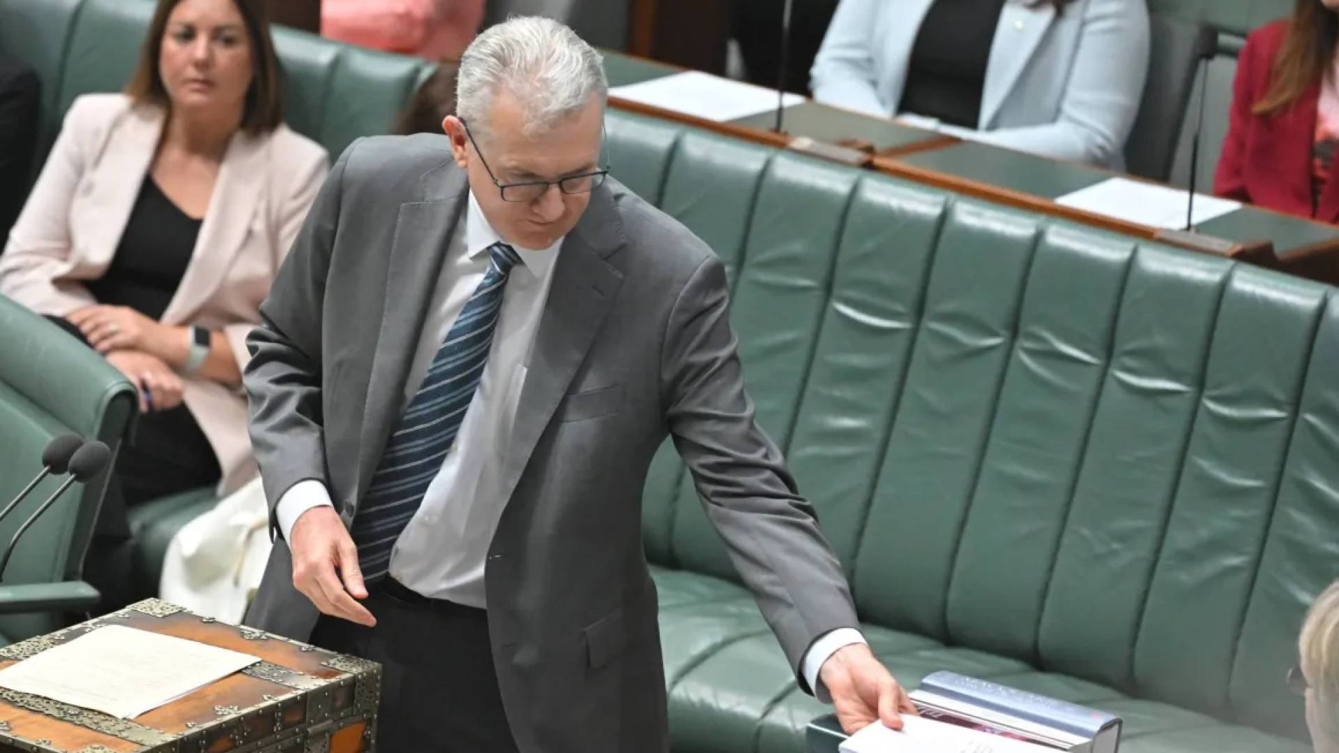 بسبب إساءاته للإسلام.. أستراليا تلغي تأشيرة مؤثر "إسرائيلي" وتمنعه من دخول أراضيها 