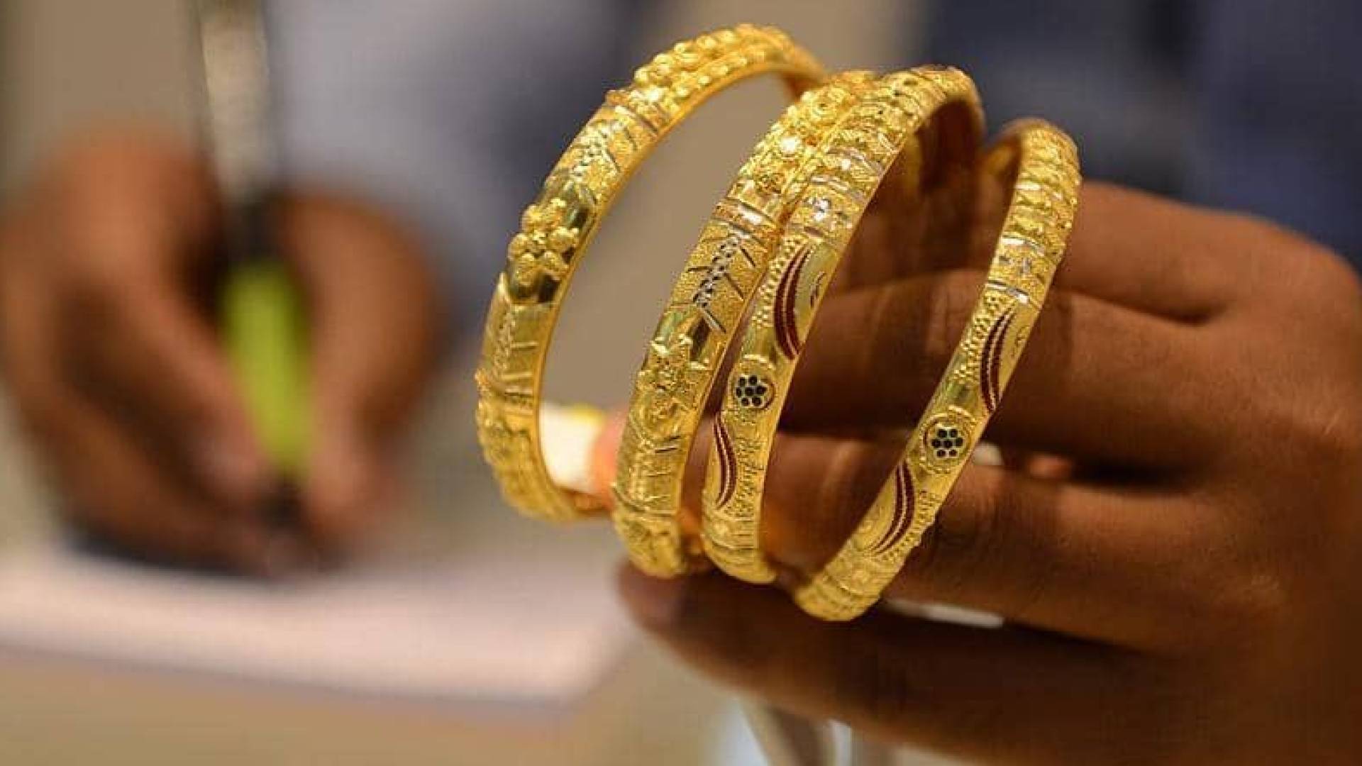 قَفْزَةٌ تَقْهَرُ الْمُسْتَحِيلَ.. أسعار الذَّهَبُ فِي الْأُرْدُنِّ تتَجَاوَزُ حَاجِزَ الـ 112 دِينَاراً لِعِيَارِ 21 