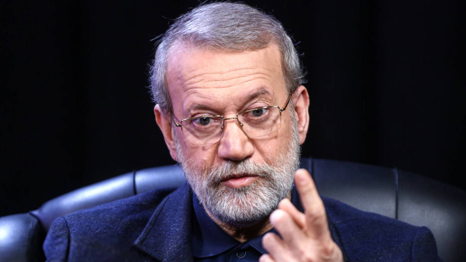 لاريجاني يؤكد بناء إطار للتفاوض مع واشنطن وعراقجي يضع شروط الاتفاق #عاجل 