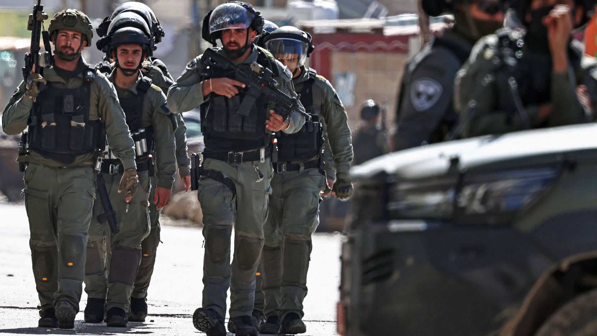 قوات الاحتلال تقتحم مخيم بلاطة في نابلس وإرهاب المستوطنين يحاصر قلقيلية والأغوار