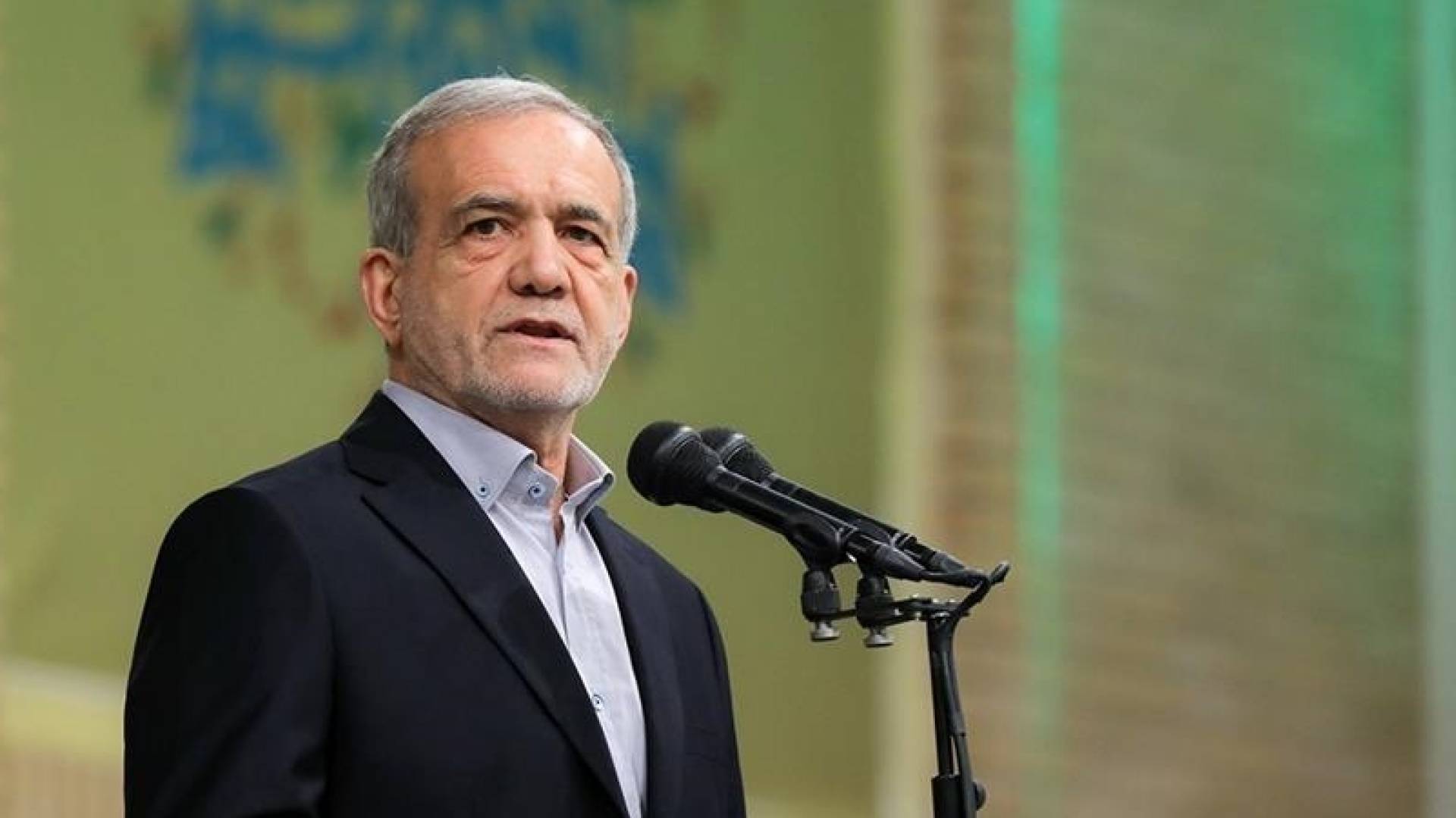 "تحول استراتيجي لنزع فتيل الحرب".. بزشكيان يأمر بفتح قنوات التفاوض النووي مع واشنطن #عاجل 