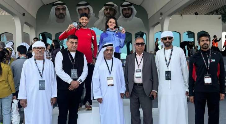 ثنائي نادي الاستقلال المشارك في المارثون
