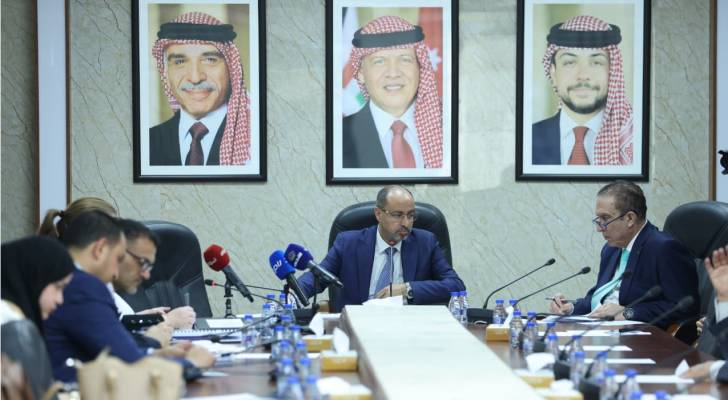 اجتماع للجنة المالية في مجلس النواب الأردني