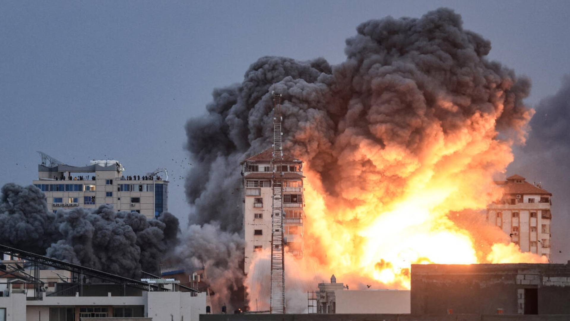 الاحتلال يعلن اغتيال قياديين بارزين في "حماس" و"الجهاد" بغزة