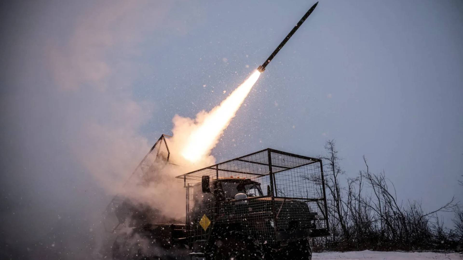 أوكرانيا تستهدف مصنع وقود صواريخ روسية ومساعي جديدة للمحادثات مع موسكو