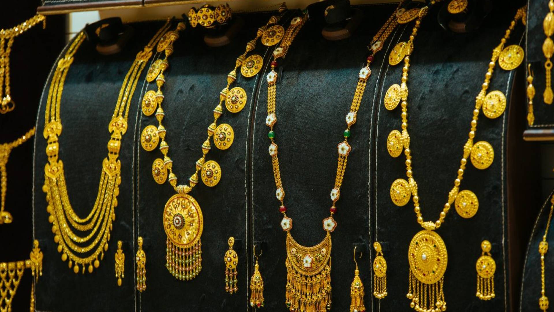 تباين في أسواق الذهب بالبحرين وعيار 21 يسجل 55.5 دينارا