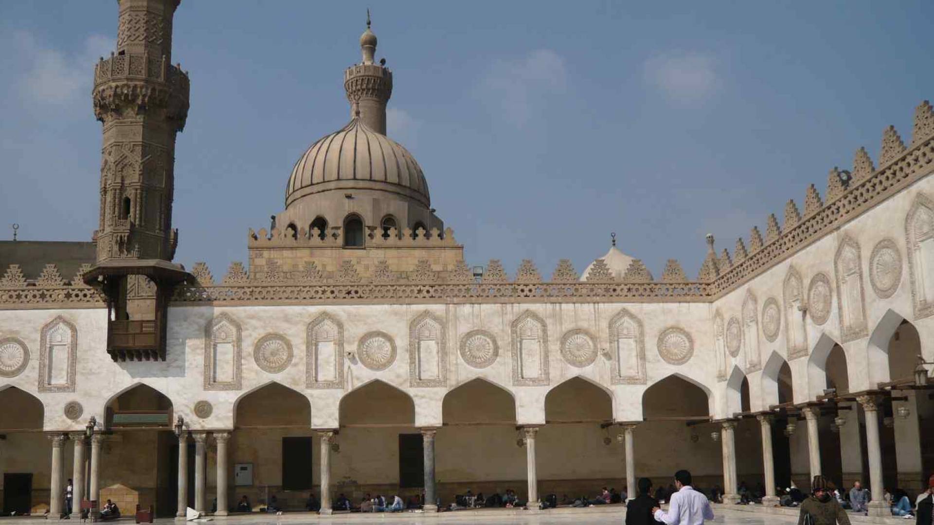 الأوقاف المصرية تحسم جدل "مكبرات الصوت" في المساجد خلال شهر رمضان