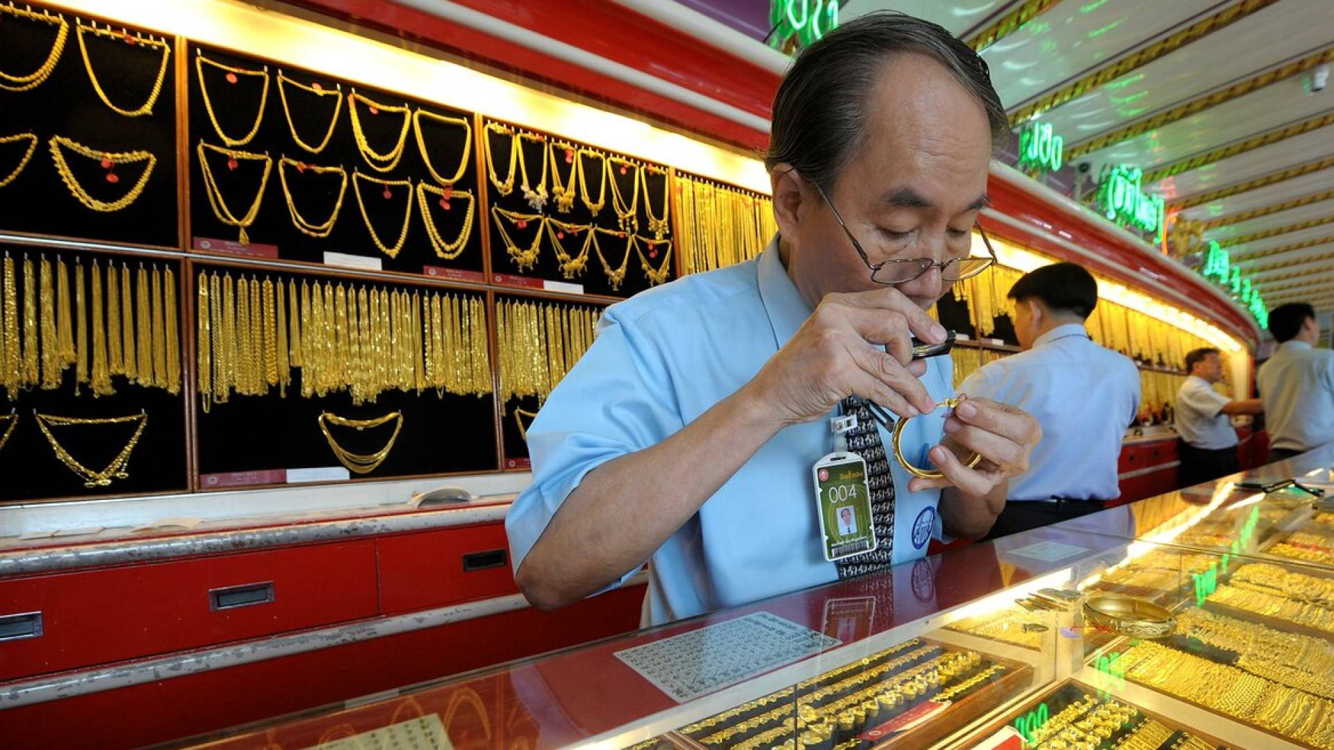 "التنين" لا يتوقف عن الالتهام.. الصين تواصل شراء الذهب