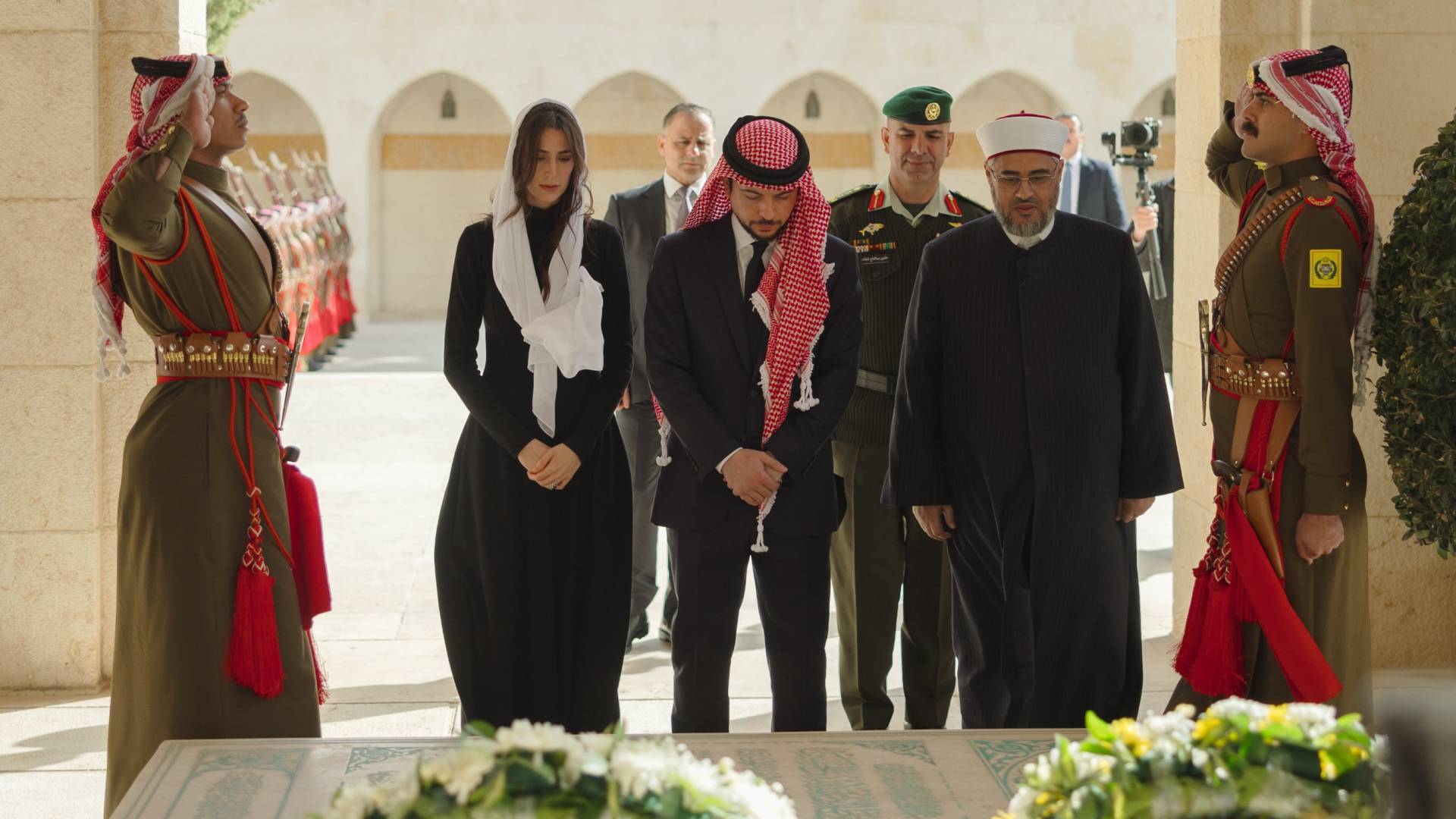 ولي العهد يزور ضريح الملك الحسين بن طلال بمناسبة الذكرى الـ 27 لوفاته