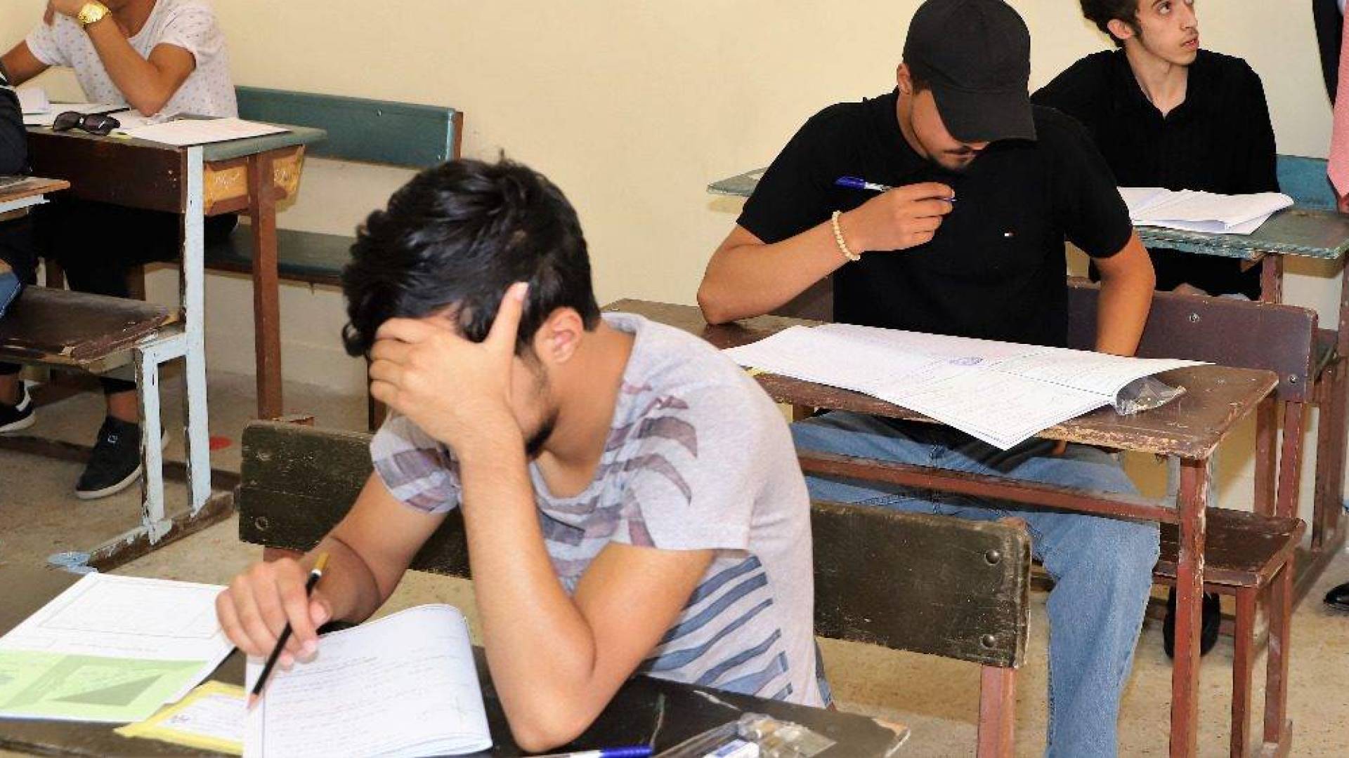 "أسئلة فلكية من خارج المنهاج".. صدمة وغضب بين طلبة "الشامل" في الأردن: "تعبنا ليس رخيصا"