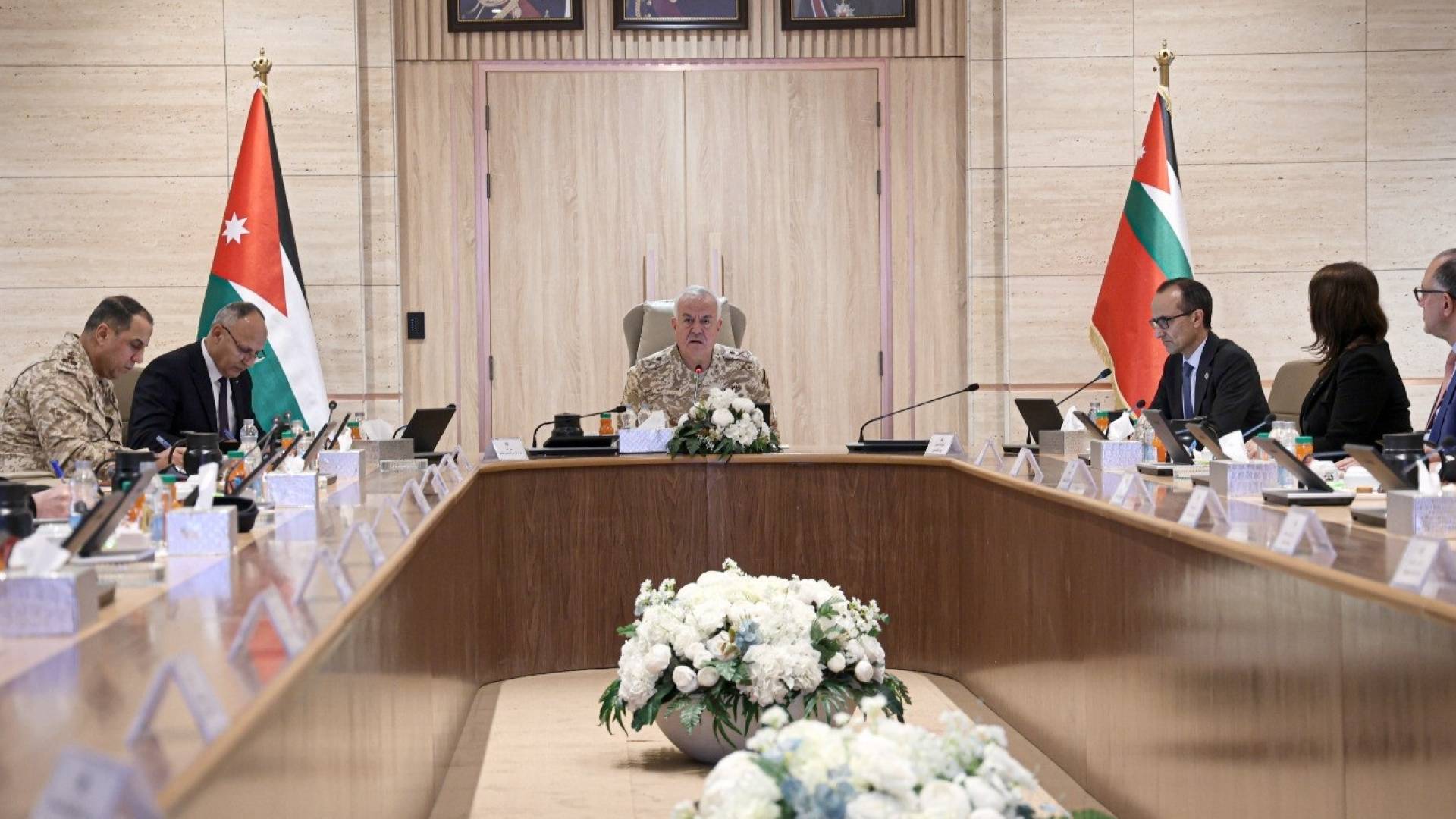 الحنيطي يرعى حلقة نقاشية متخصصة لتعزيز البحث والتطوير الدفاعي