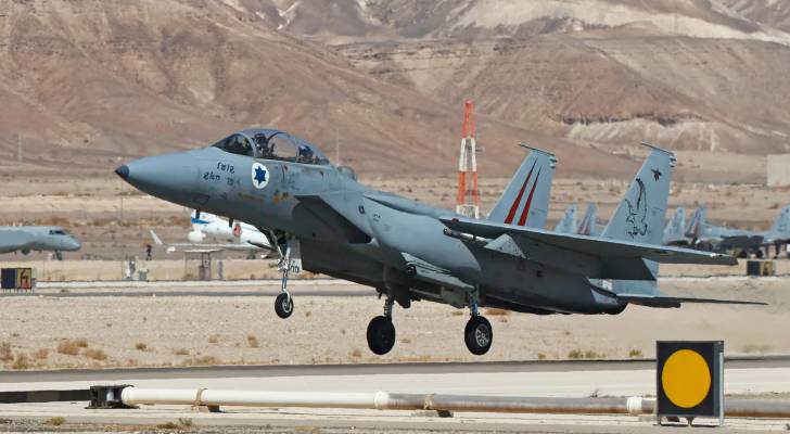 طائرة حربية تابعة للاحتلال
