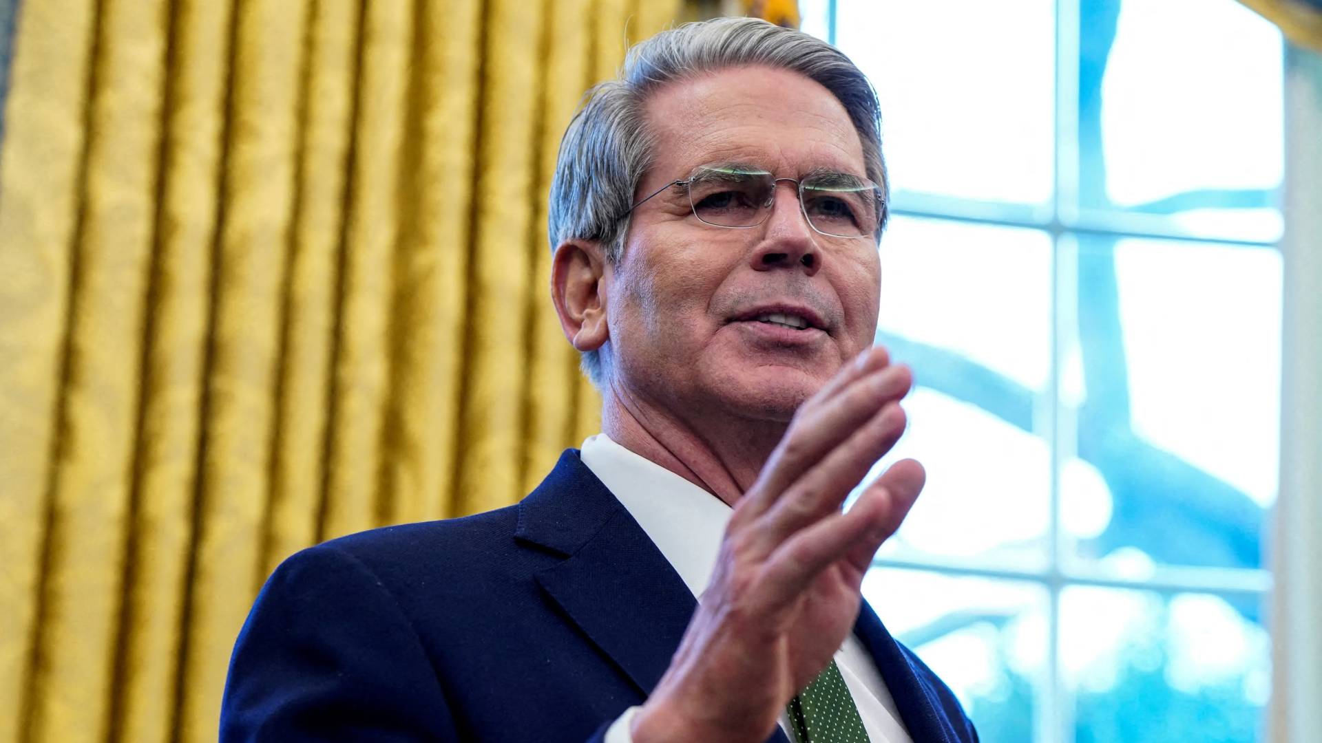 وزير الخزانة الأمريكي: نلاحق أرصدة القادة الإيرانيين وقدرات عسكرية امريكية تتحرك تجاه إيران