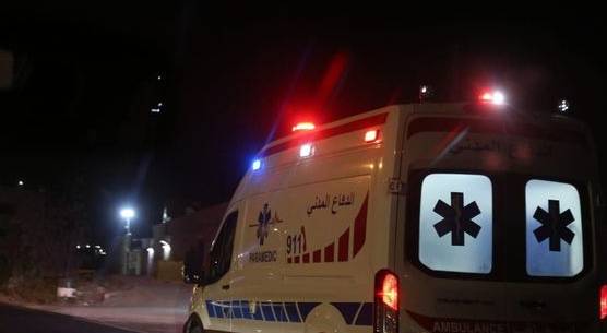 الدوريات الخارجية: 7 إصابات في حادث اصطدام مركبة بعمود إنارة بطريق الأزرق
