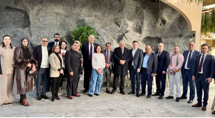 اعضاء من جامعة القدس وضيوف