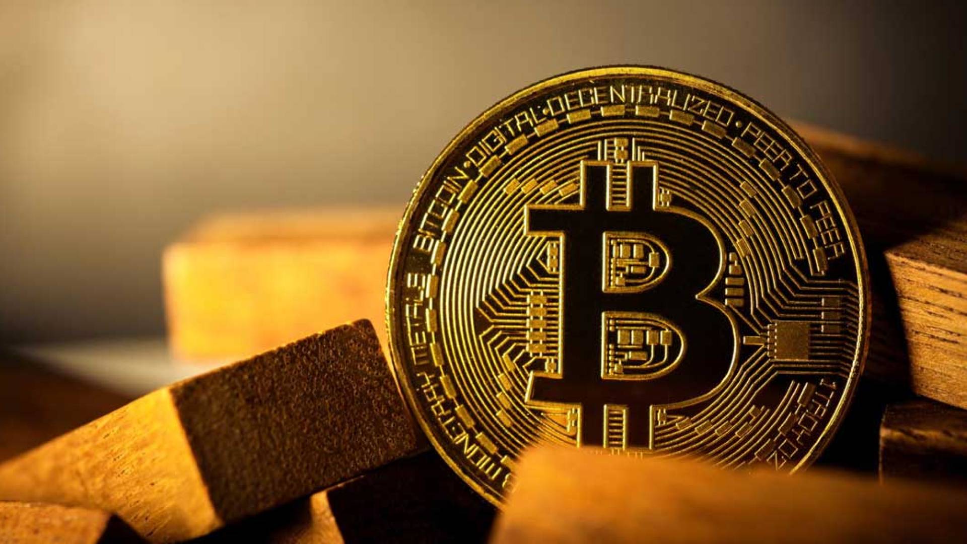 خيبة أمل للمستثمرين.. "بيتكوين" تفقد 1000 دولار في يوم واحد وبنوك عالمية تخفض أهدافها