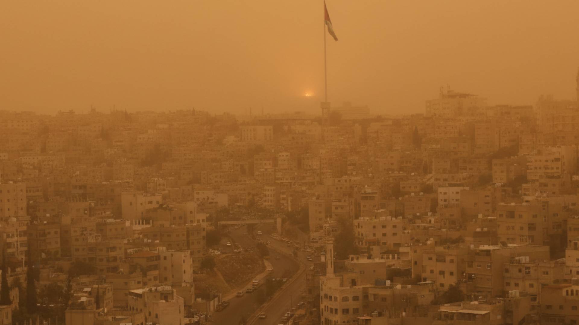 أجواء مغبرة ورياح نشطة السبت في الأردن وتحذيرات من انعدام الرؤية على الطرق الخارجية