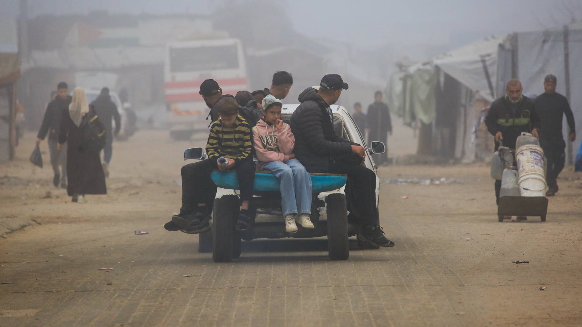 خطوة نحو الاستقرار.. لجنة إدارة غزة تدعو الوسطاء لتسريع التسوية ووقف التدهور الإنساني