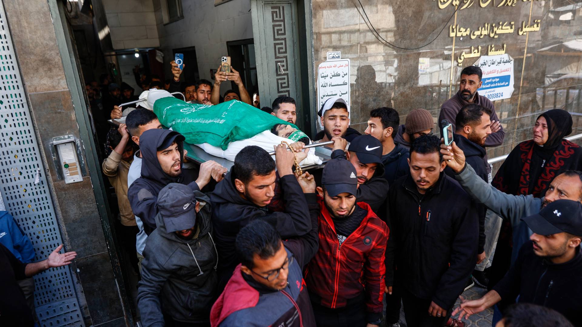 حصيلة شهداء غزة تتجاوز 72 ألفا والاحتلال يعرقل انتشال المفقودين