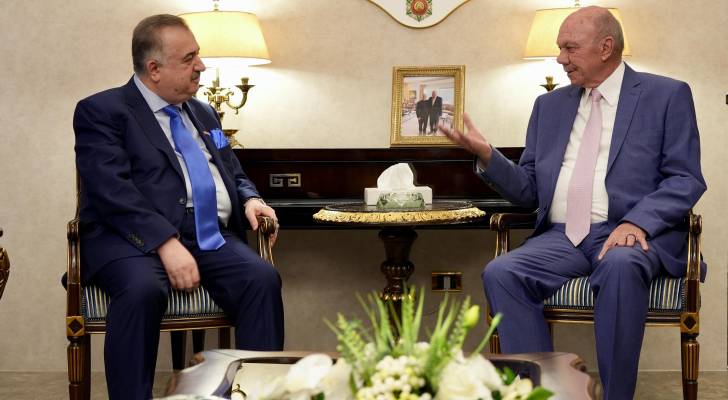 رئيس مجلس الأعيان، فيصل الفايز، مع السفير العراقي لدى الأردن، عمر البرزنجي