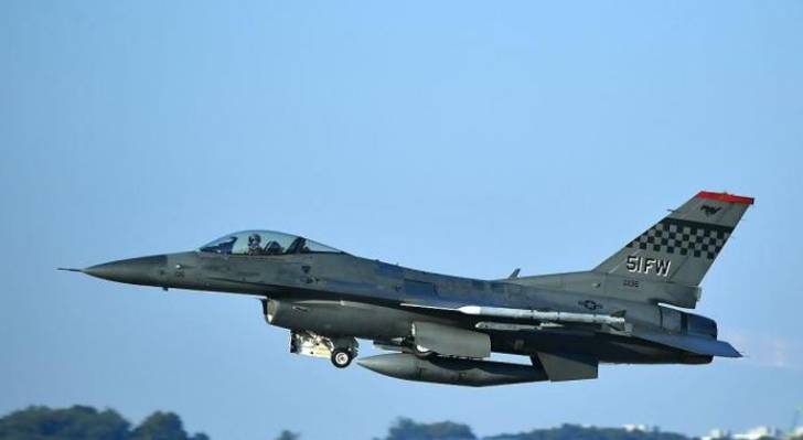 طائرة أمريكية من طراز "F-16" في كوريا الجنوبية