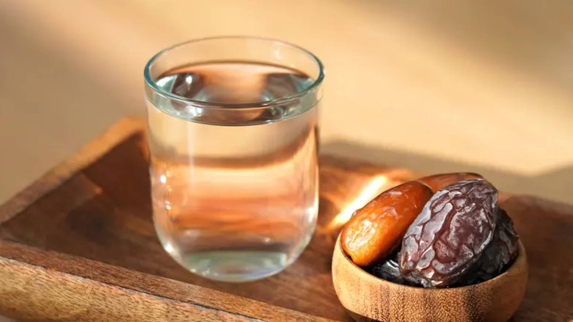 "الصحة المصرية" تحذر من خدعة "مياه السحور" وتكشف الطريقة المثلى للارتواء