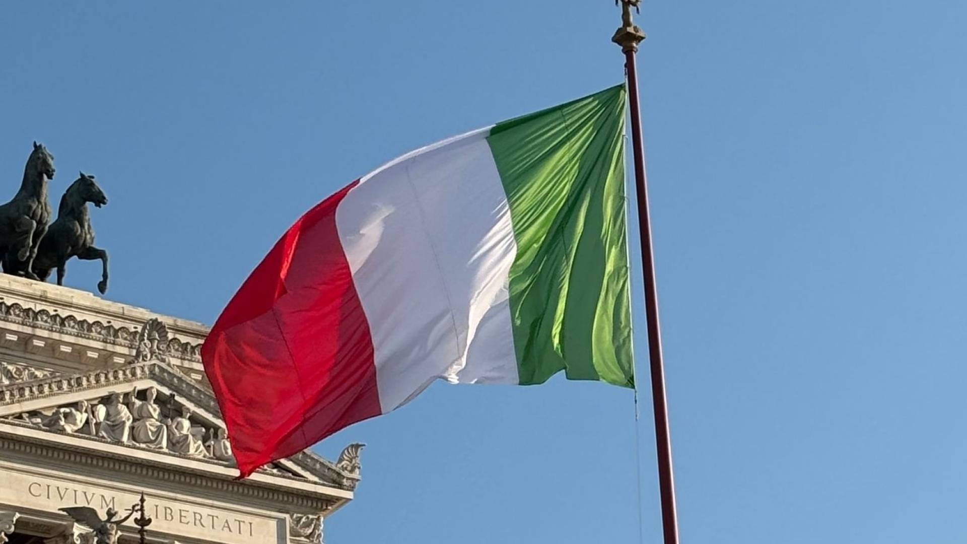 إيطاليا تدعو رعاياها لمغادرة إيران في أسرع وقت ممكن 