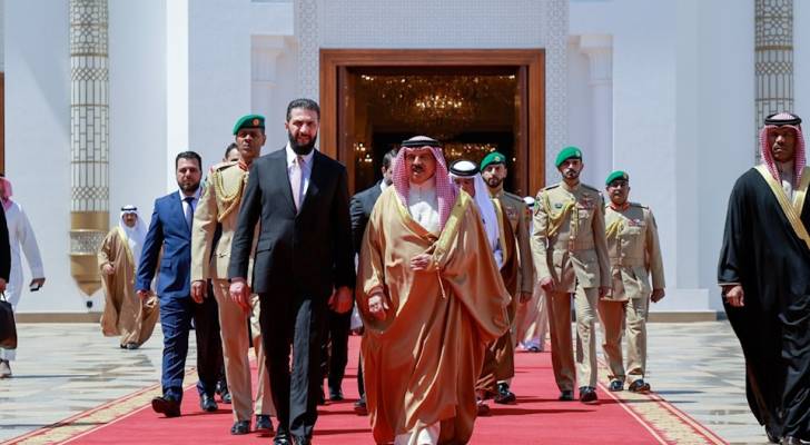 الرئيس السوري أحمد الشرع و ملك مملكة البحرين حمد بن عيسى آل خليفة