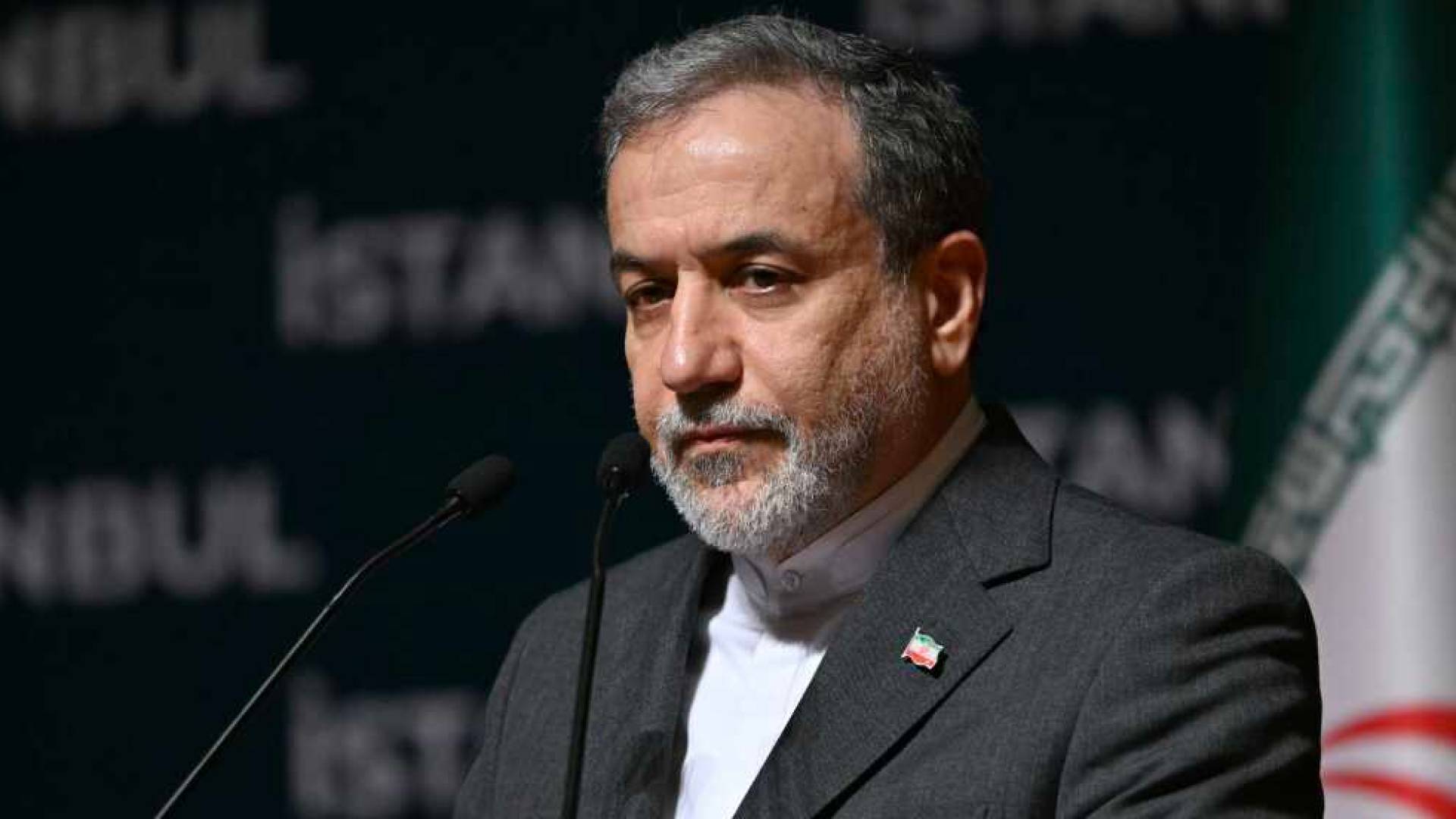 عراقجي: لا نتوقع أي شيء من أي أحد ونحن بإمكاننا الدفاع عن أنفسنا #عاجل 