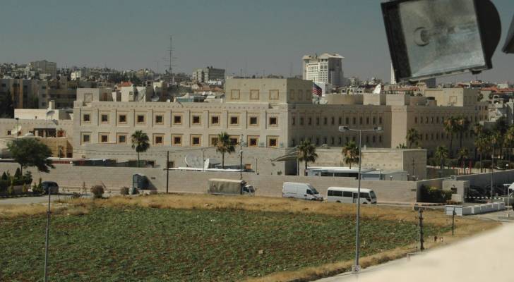 الأمن العام يبث رسالة توعوية للقاطنين في محيط السفارة الأمريكية في عمان