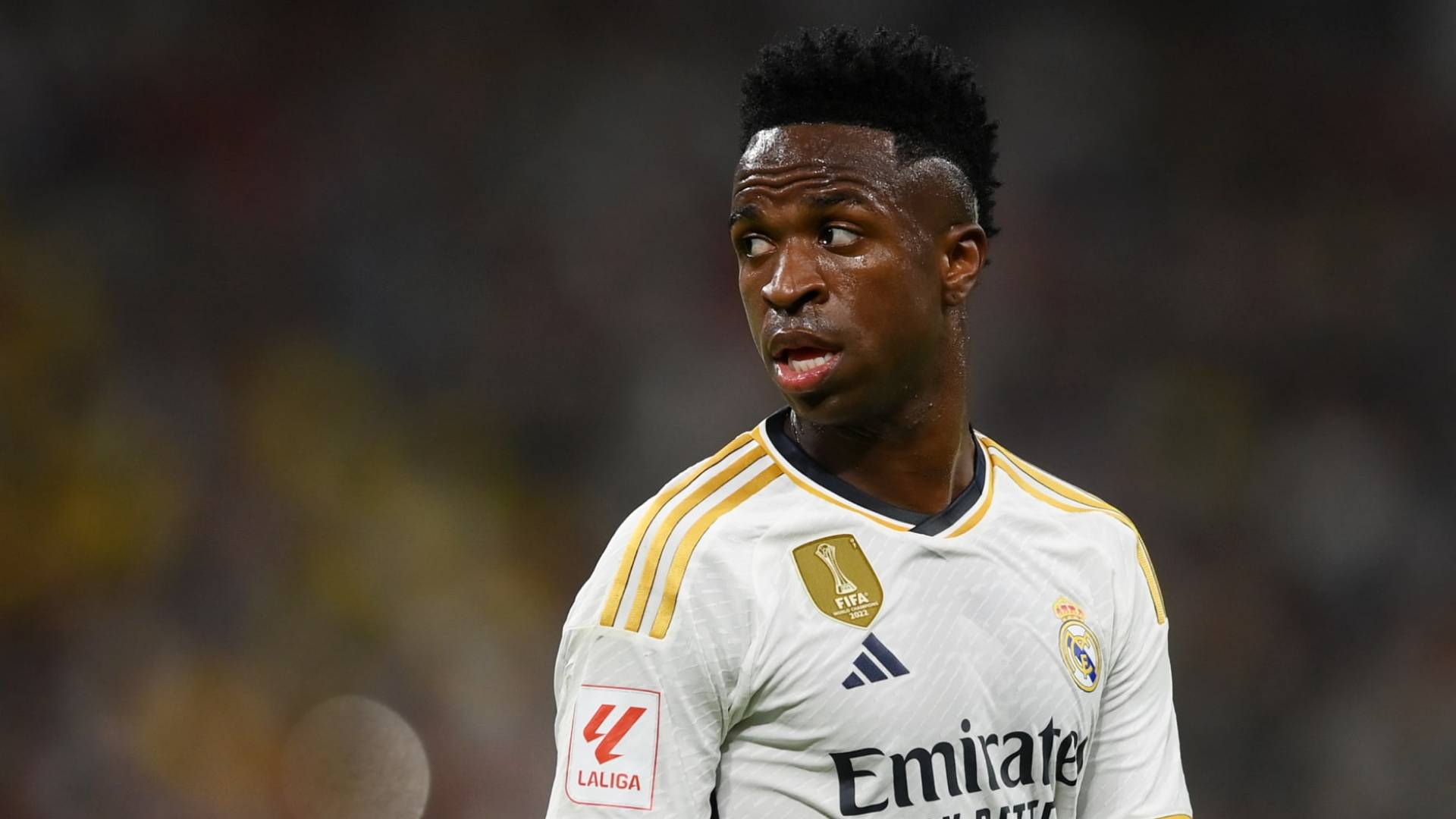 مفاجأة مدوية.. فينيسيوس جونيور يتجه للرحيل عن ريال مدريد 