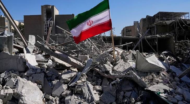 طهران تتوعد بـ"حرب طويلة" وتعلن إسقاط مسيرة إسرائيلية فوق منشآت أصفهان