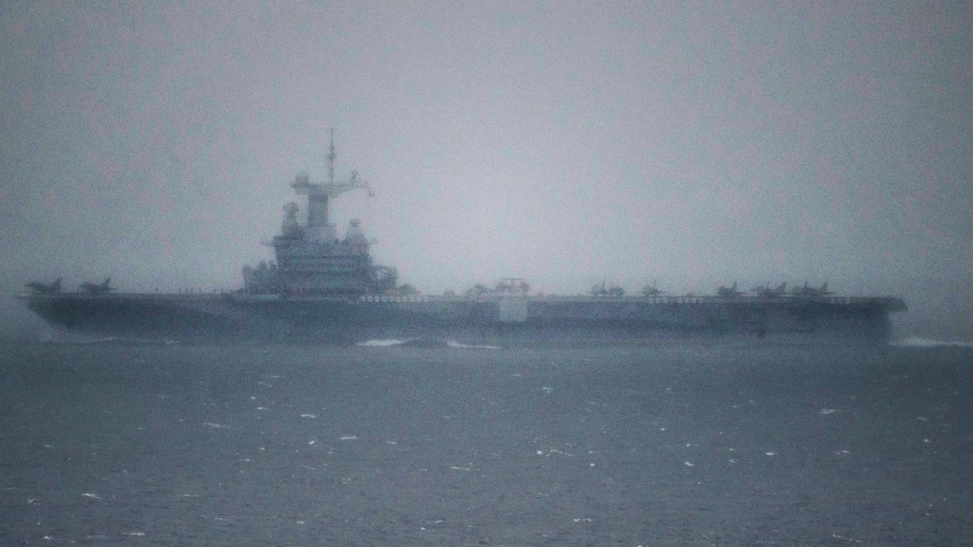 حاملة الطائرات الفرنسية "شارل ديغول" تدخل البحر المتوسط 