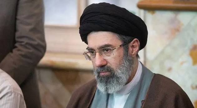 مجتبى خامنئي المرشد الأعلى