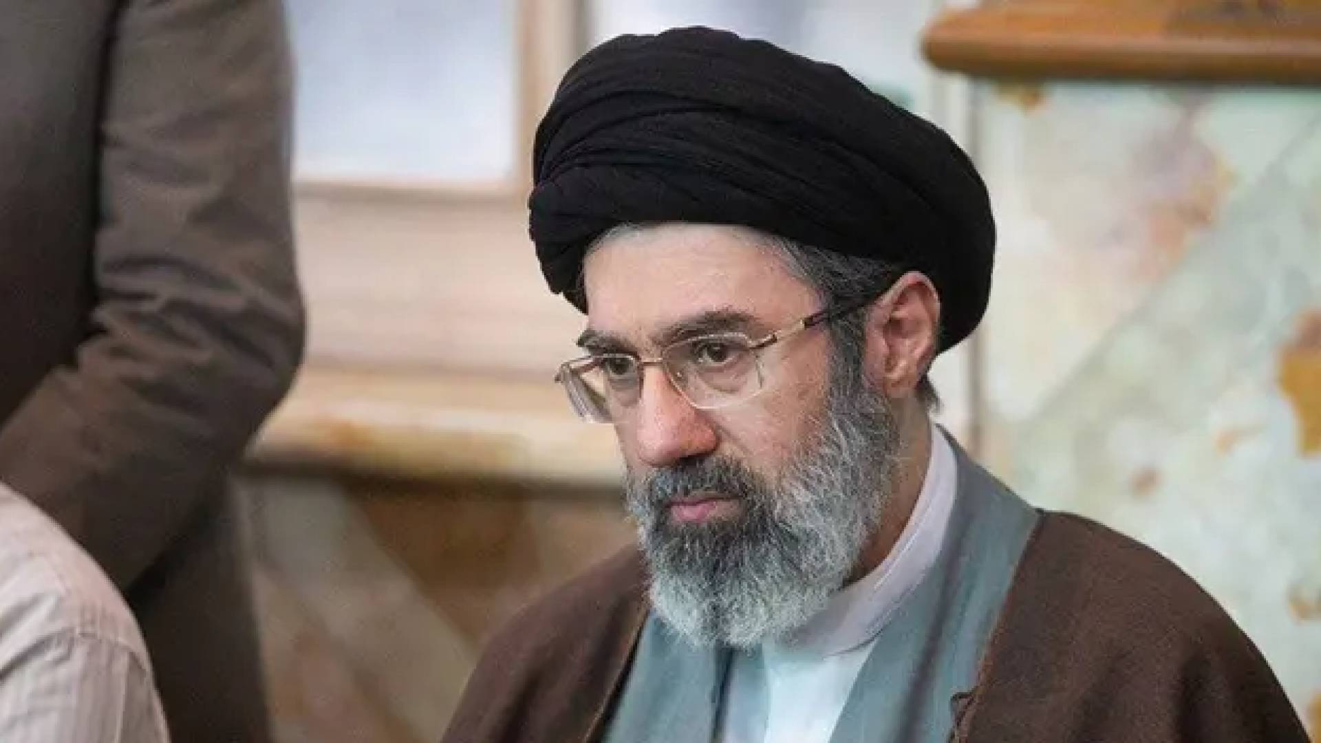 بكين تعتبر اختيار مجتبى خامنئي مرشدا أعلى جديدا في إيران "شأنا داخليا"