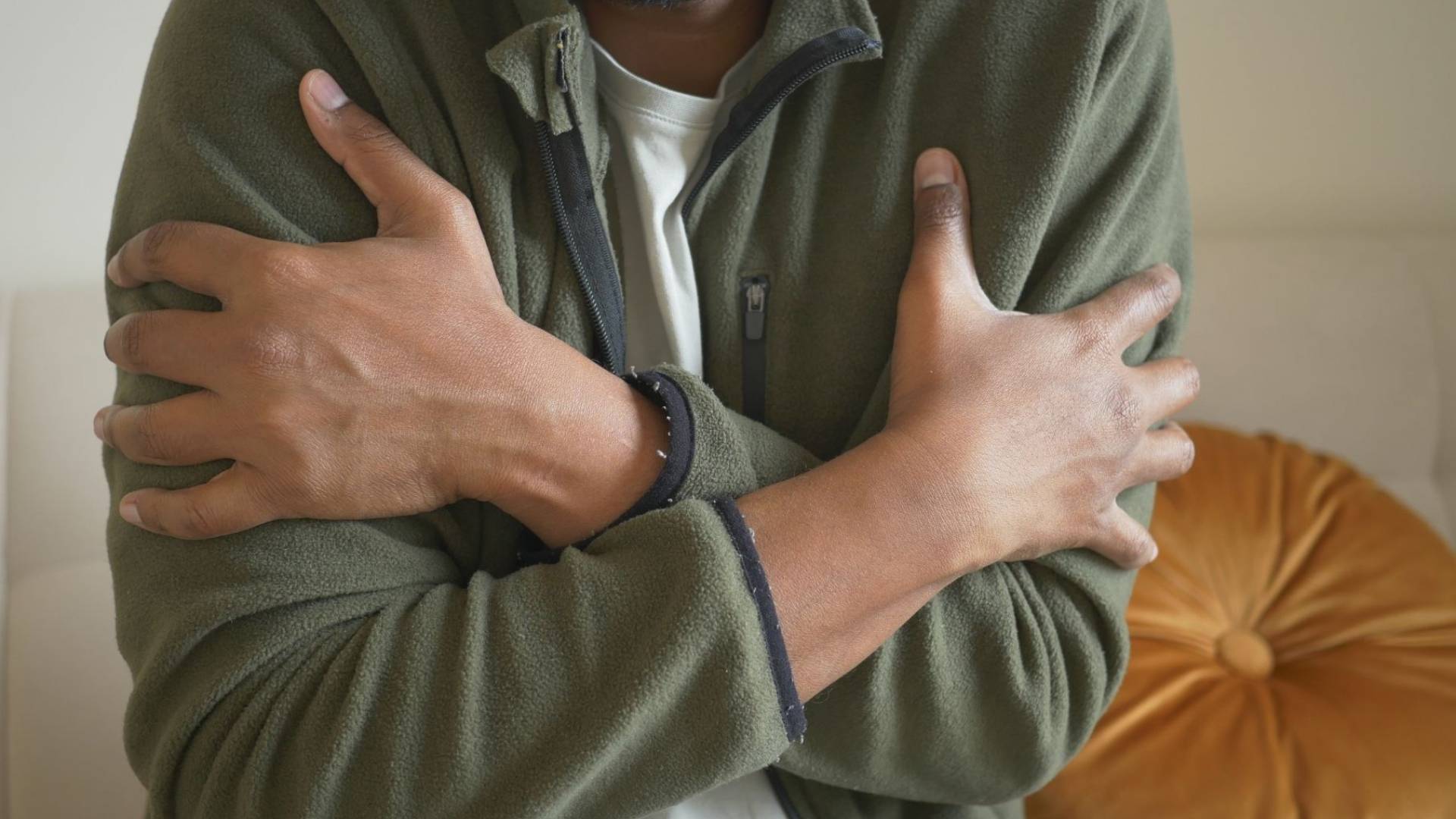 أسرار الجسم أثناء الصيام.. لماذا نشعر بالبرودة؟