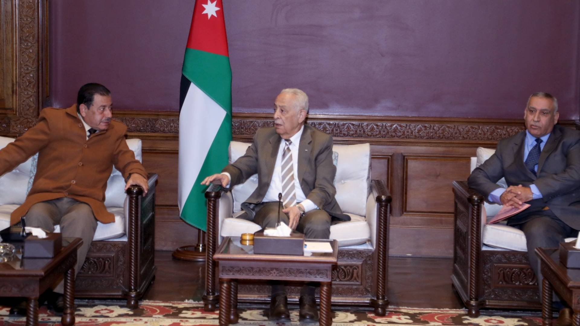 العيسوي يلتقي وفدا من منتدى حلاوة الثقافي وجمعية وادي ازقيق السياحية 