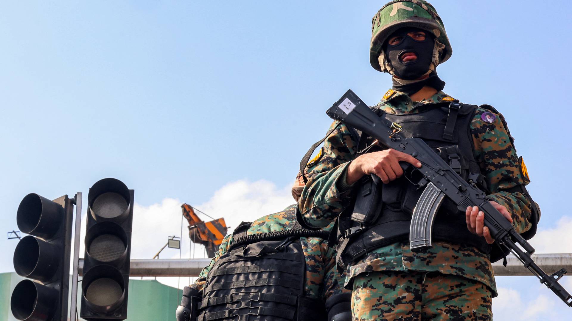 مستشار مجتبى خامنئي: طهران ستبقى وتل أبيب ستزول وترمب هو "الشيطان الغبي" 