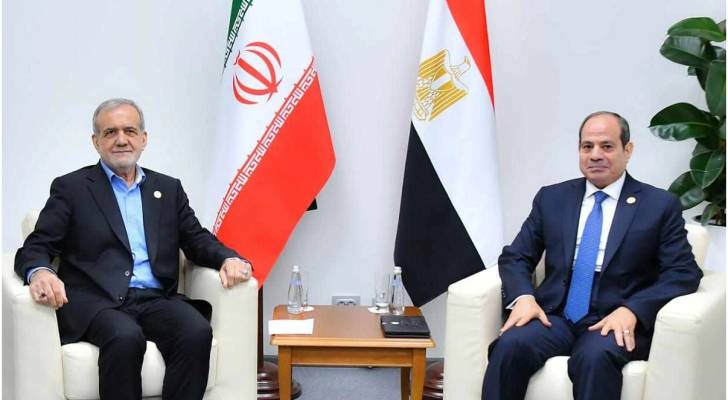 الرئيس المصري عبد الفتاح السيسي  و والرئيس الإيراني مسعود بزشكيان
