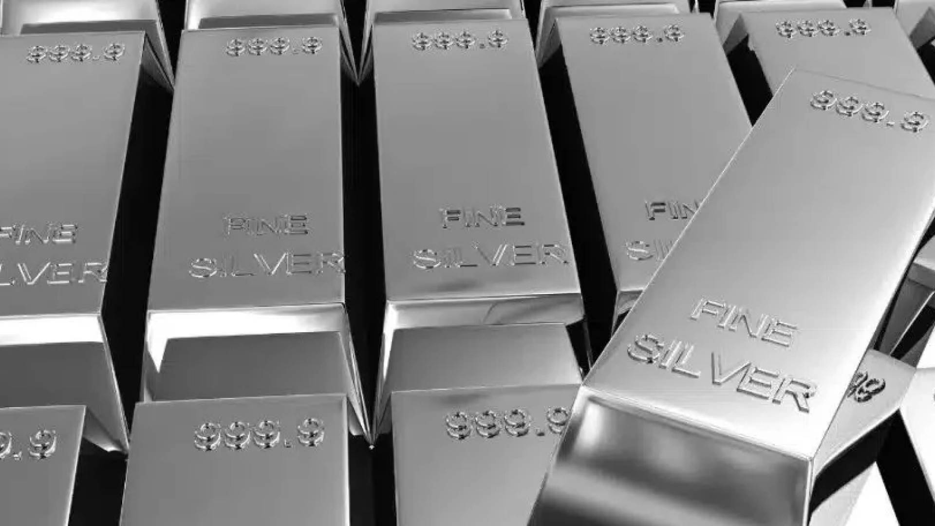 الفضة تهبط بـ 4% مع صعود الدولار وتصاعد التوترات الجيوسياسية في هرمز