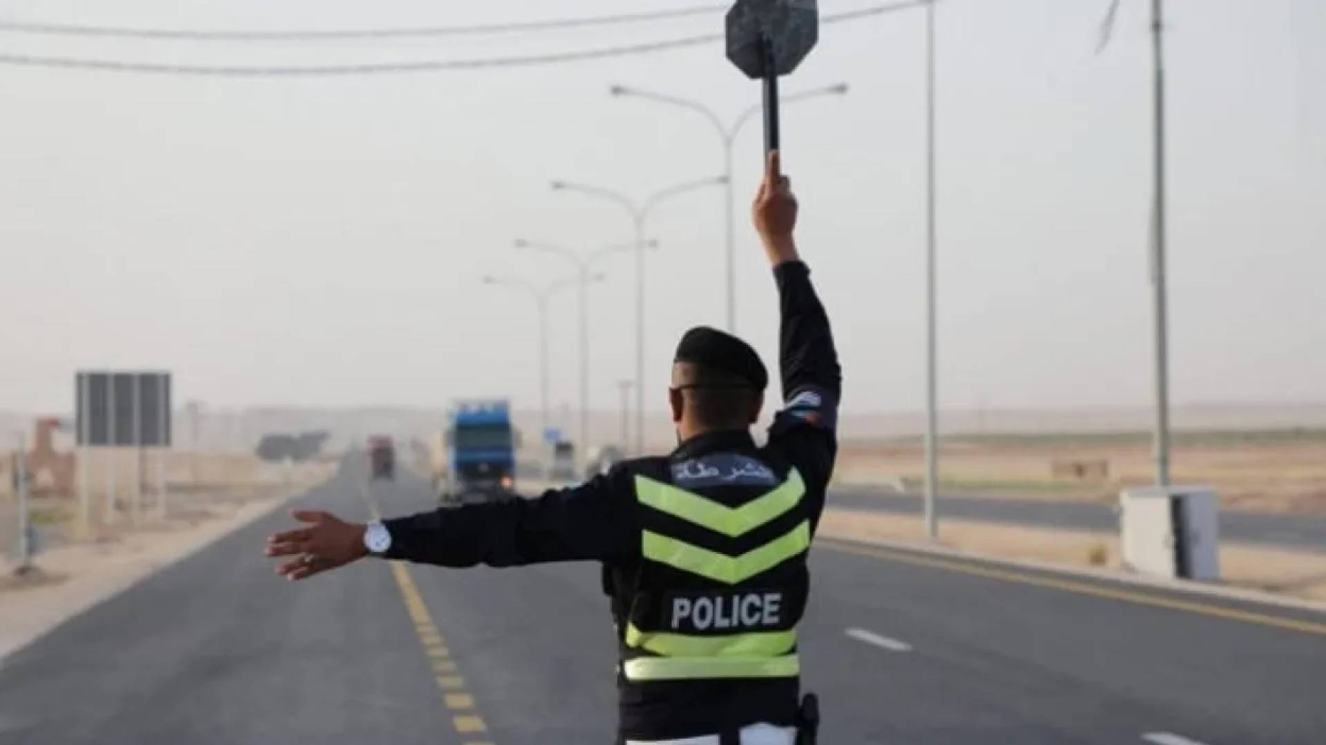 الدوريات الخارجية لإذاعة الامن العام : ضرورة توخي أقصى درجات الحيطة والحذر من قبل مستخدمي الطريق من محطة شويعر باتجاه الزرقاء بسبب كثافة هطول البرد وارتفاع منسوبها على الشارع العام نشامى الدوريات بالمكان دلالة وإرشاد لحين انتهاء الظرف الجوي الاستثنائي #عاجل 