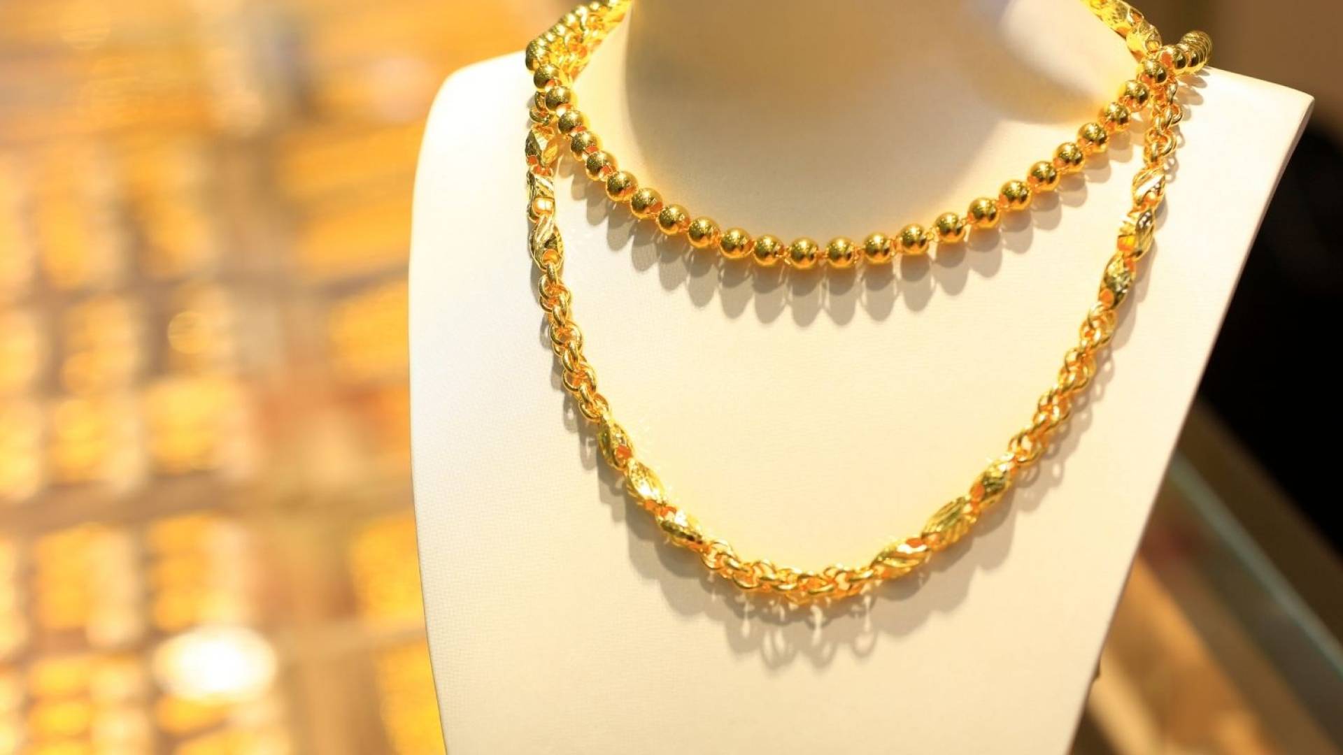 أسعار الذهب في الإمارات تقاوم تقلبات الدولار وعيار 21 يستقر عند 537 درهما