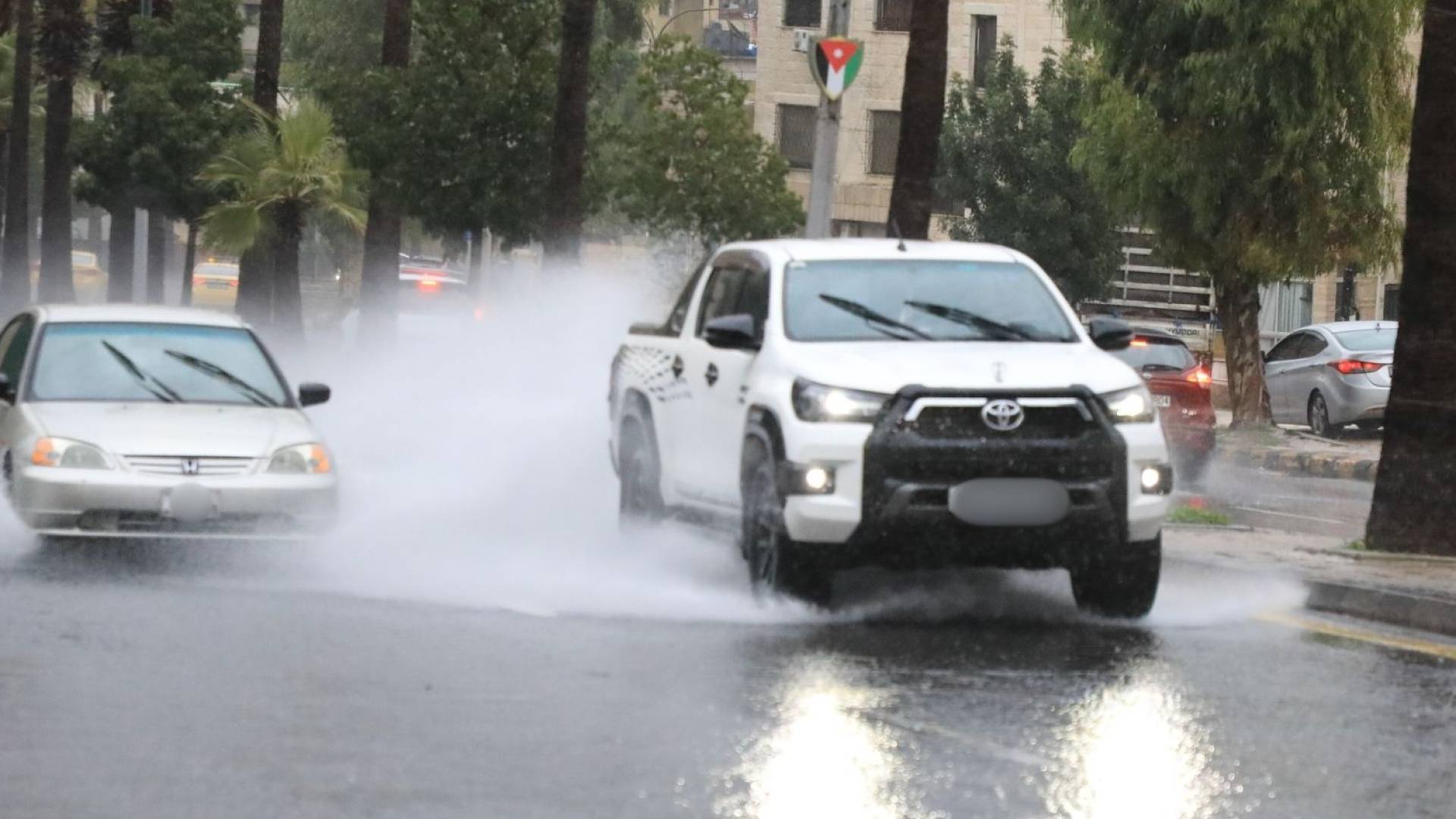 طقس العرب: انخفاض على درجات الحرارة وتجدد فرص هطول الأمطار في الأردن بعد ظهر الأحد 