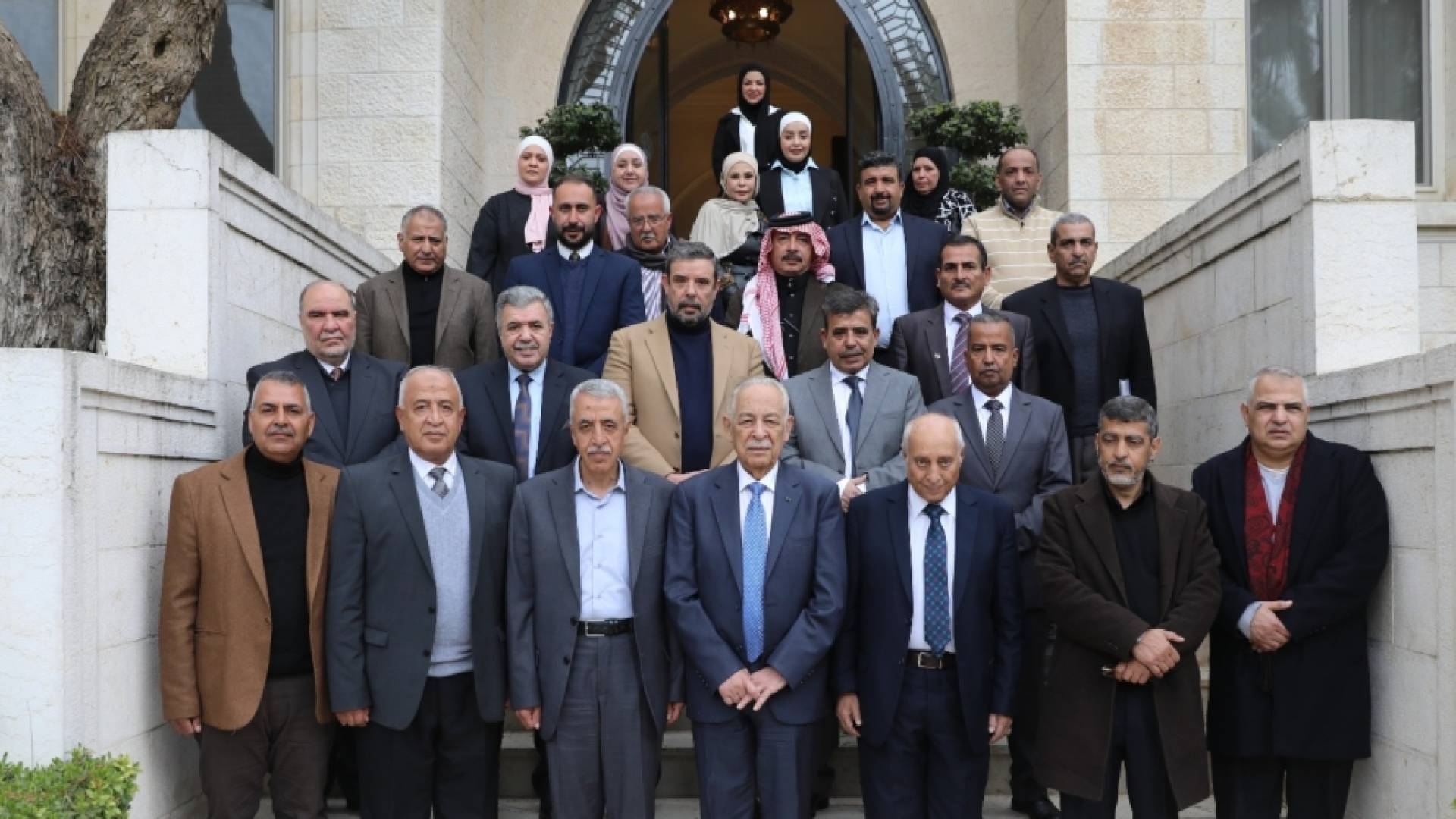 العيسوي يلتقي وفدا من أبناء عشيرة الرتيمة 