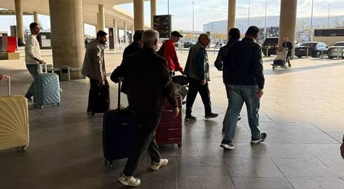 سفارة العراق لدى الأردن تواصل جهودها لإعادة العراقيين العالقين في الخارج عبر الأردن