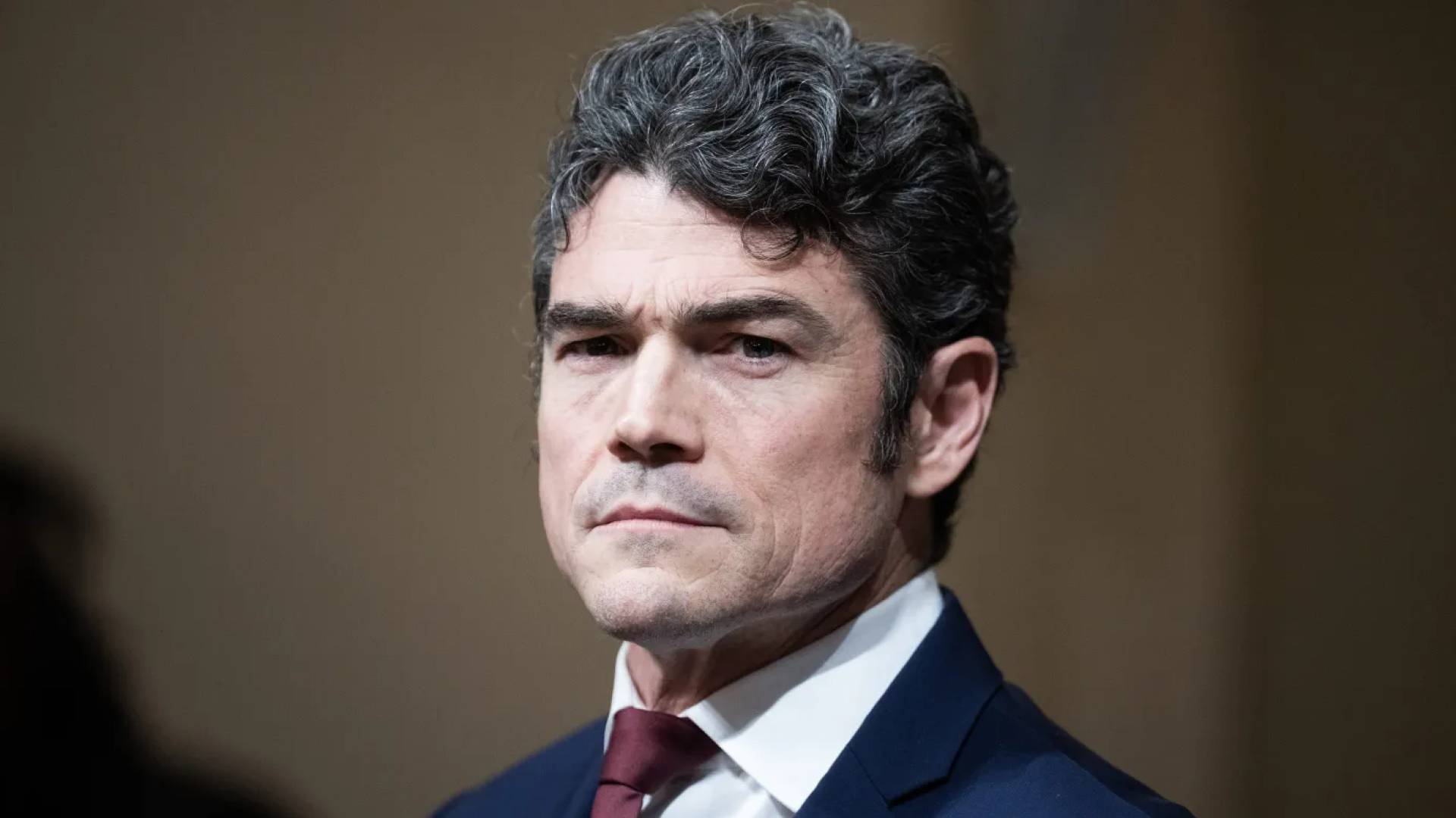 جو كينت: تل أبيب دفعت واشنطن للحرب وطهران لا تملك سلاحاً نووياً 