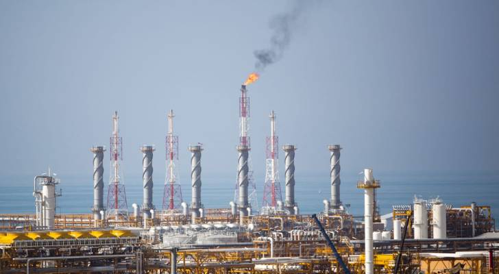 حرب المنابع: هجمات إيرانية صاروخية تستهدف منشآت النفط والغاز في 4 دول خليجية
