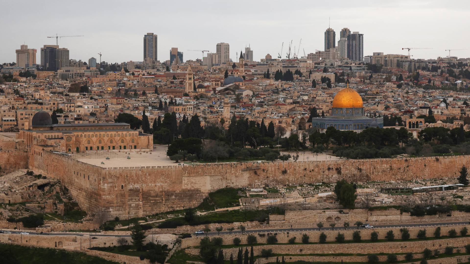 لأول مرة منذ عام 1967: الاحتلال يمنع إقامة صلاة عيد الفطر في رحاب المسجد الأقصى